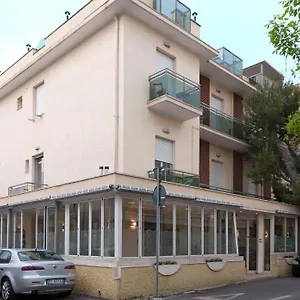Ave Hotel